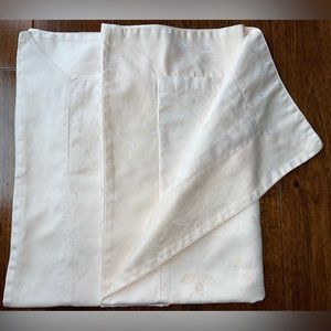 Chambers 100%Cotton Peach Floral Jacquard 2 Standard Pillow Shams. Made In Italy